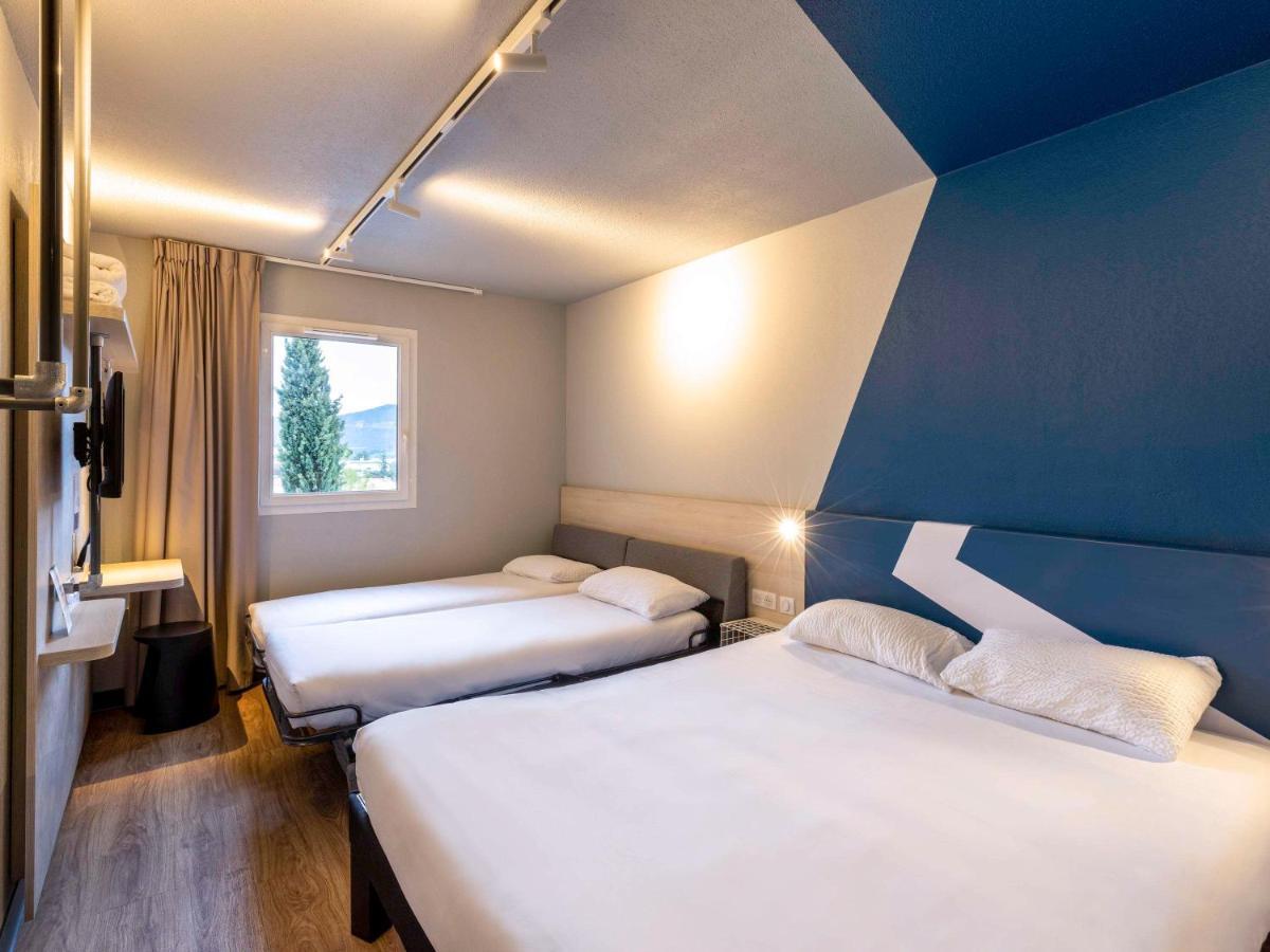 Ibis Budget Millau Viaduc Exterior foto