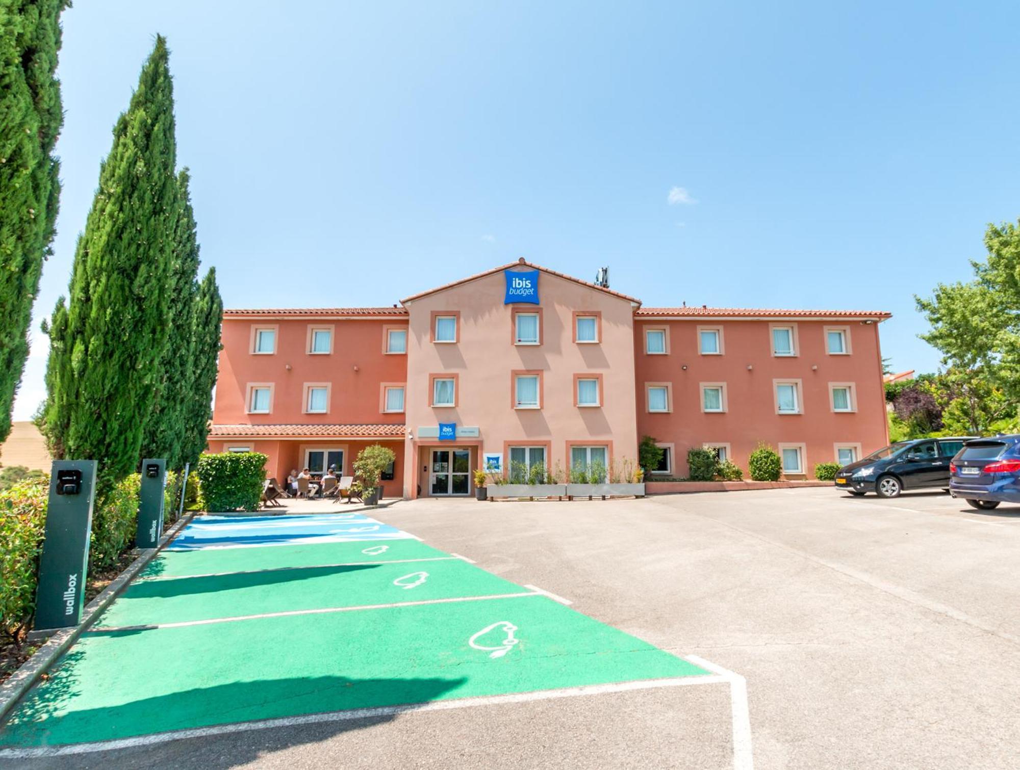 Ibis Budget Millau Viaduc Exterior foto